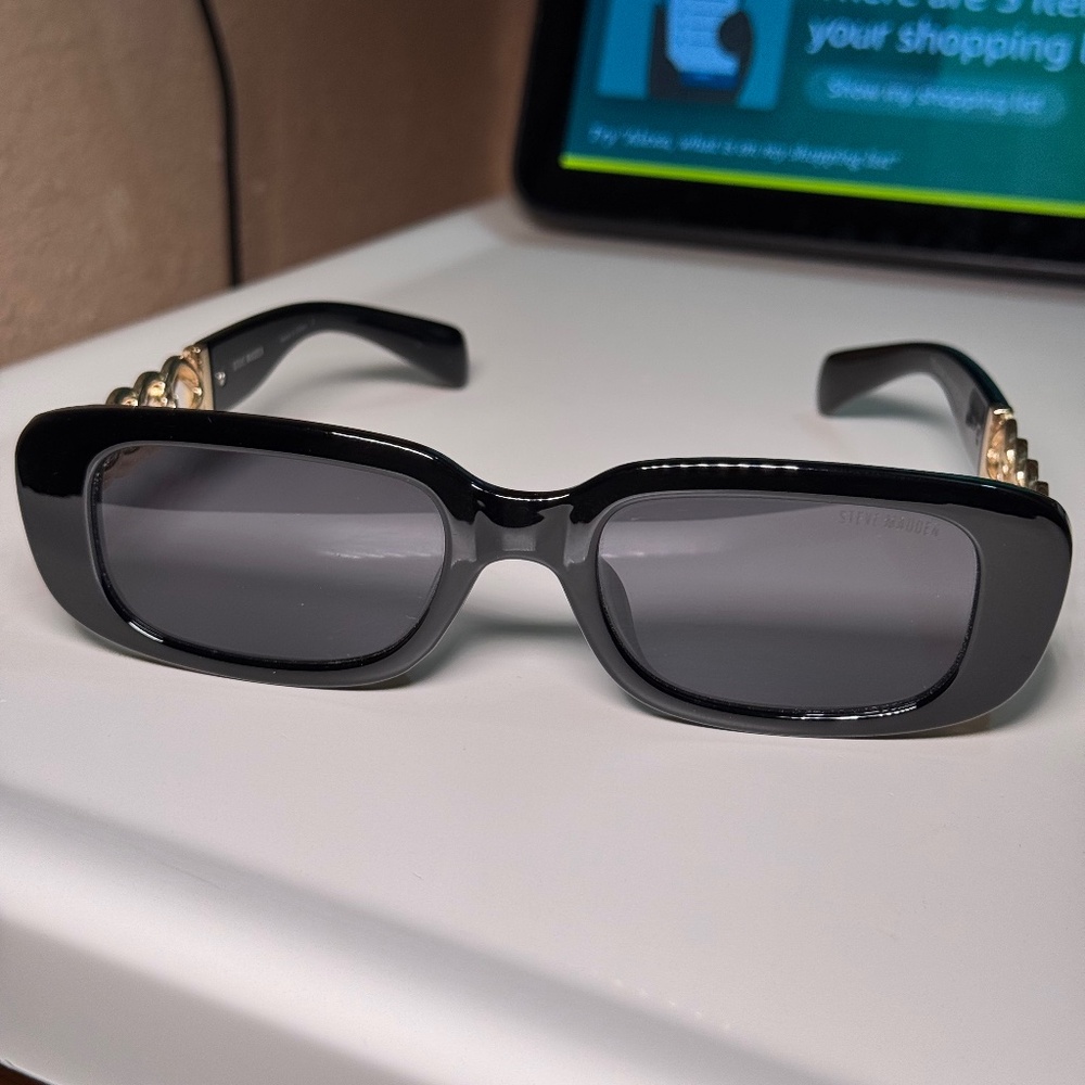 Steve Madden Y2K Rectangle Sunglasses Black Trendy